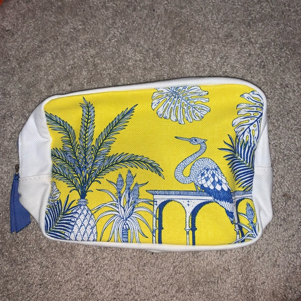 NWOT. Clarins Skincare Sample Set with Yellow and White Bag - Picture 7 of 7